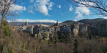 Sant'Agata de' Goti - panorama da ovest.jpg