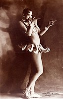 Baker in bananenpakje in de revue Un Vent de Folie (1927), Lucien Waléry