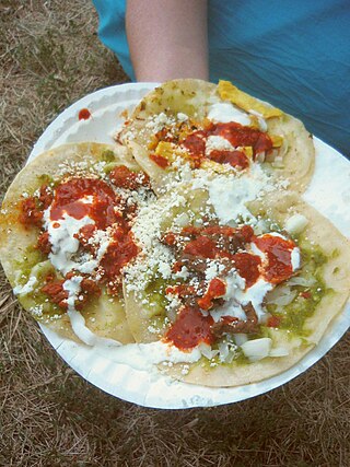 <span class="mw-page-title-main">Chalupa</span> Mexican specialty dish