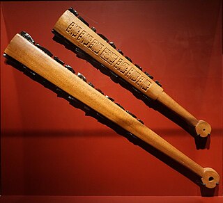 <span class="mw-page-title-main">Macuahuitl</span> Weapon used by pre-Columbian Mesoamericans