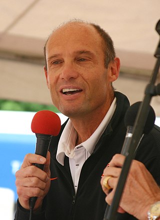 <span class="mw-page-title-main">Mike Riley (American football)</span> American gridiron football player and coach (born 1953)