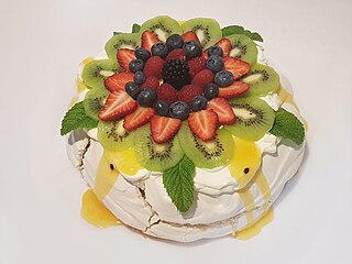 <span class="mw-page-title-main">Pavlova (dessert)</span> Meringue-based dessert