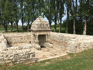 Fontaine de dévotion Saint-Cornély (Kerprat, Plouhinec) bâtie en 1716