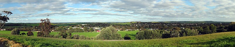 Panoramic view of the town of Kapunda, as seen from Gundry's Hill Lookout on the outskirts of the town. Kapunda.jpg