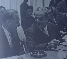 Шарль Малик (справа) с генеральным секретарём ООН Дагом Хаммаршёльдом