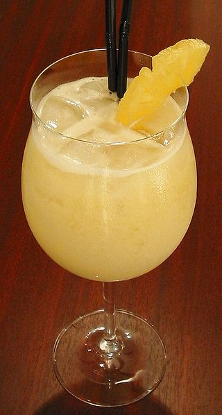 <span class="mw-page-title-main">Piña colada</span> Puerto Rican cocktail with rum, coconut, and pineapple