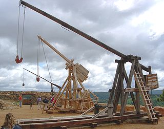 <span class="mw-page-title-main">Trebuchet</span> Siege engine using long arm to throw projectiles