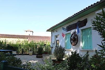 Entrée de la mairie.