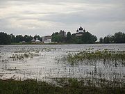 Вид на монастырь с берега Веряжи