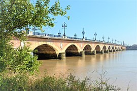 Photographie du Pont de Pierre.