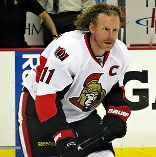 <span class="mw-page-title-main">Daniel Alfredsson</span> Swedish ice hockey player (born 1972)