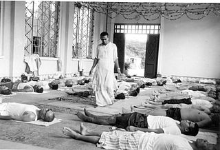 <span class="mw-page-title-main">Sivananda yoga</span> School of hatha yoga