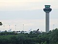 Menara kontrol pada London Stansted, terletak di timur laut lapangan udara.