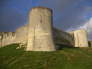 <span class="mw-page-title-main">Flanking tower</span>