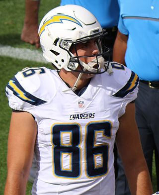 <span class="mw-page-title-main">Hunter Henry</span> American football player (born 1994)