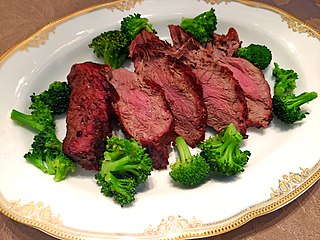 <span class="mw-page-title-main">Chateaubriand (dish)</span> Front cut of a beef tenderloin