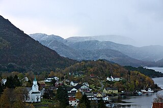 <span class="mw-page-title-main">Gulen (municipality)</span> Municipality in Vestland, Norway