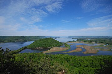 Trempealeau Mountain SNA.JPG