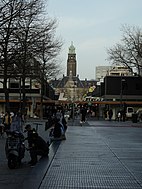 De westkant van de Korte Lijnbaan gezien vanaf het Schouwburgplein