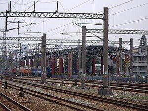 苗栗駅ホームから見た建物