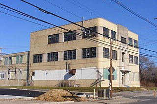 <span class="mw-page-title-main">Farm Crest Bakeries building</span>