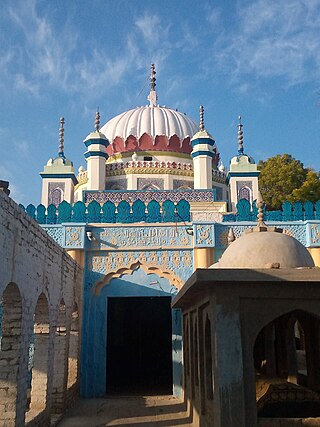 <span class="mw-page-title-main">Duthro Sharif</span> Village in Sindh, Pakistan