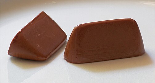 Deux gianduiotti.