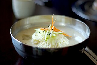 <span class="mw-page-title-main">Kong-guksu</span> Korean noodle dish in soy milk broth