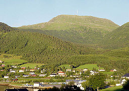 Torvikbukt och Reinsfjellet