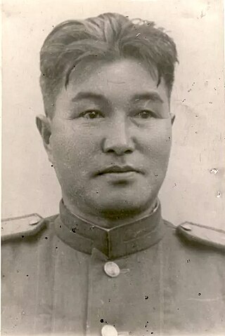 <span class="mw-page-title-main">Choe Yong-gon (official)</span> North Korean politician (1900–1976)