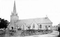 L'église paroissiale avant le transfert du cimetière en 1922.