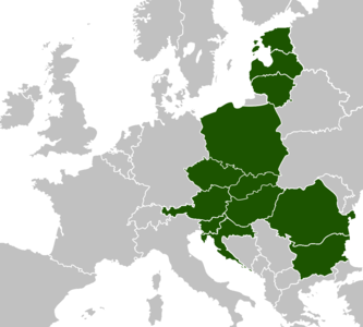 Cu verde închis, statele incluse platformei politice a Inițiativei celor Trei Mări: Austria, Bulgaria, Croația, Cehia, Estonia, Ungaria, Letonia, Lituania, Polonia, România, Slovacia și Slovenia
