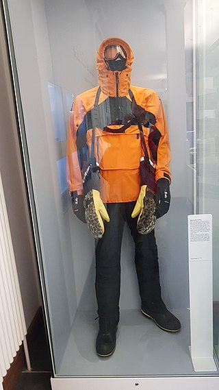 <span class="mw-page-title-main">Extreme cold weather clothing</span> Clothing for arctic or high altitude conditions