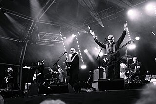 <span class="mw-page-title-main">Lindisfarne (band)</span> English folk rock band