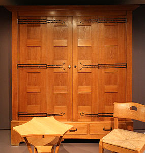 Wardrobe by Richard Riemerschmid (1902)