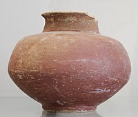 Vazo. Kırmızı astarlı pişmiş toprak, yaklaşık MÖ 3500-2900. Telloh, Girsu antik kentinden. Louvre Müzesi.