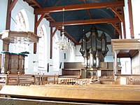 Interieur met orgel