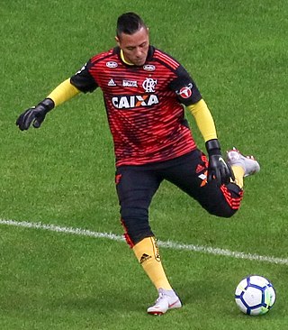 <span class="mw-page-title-main">Diego Alves</span> Brazilian footballer (born 1985)