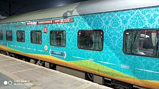 <span class="mw-page-title-main">Prayagraj–New Delhi Humsafar Express</span>