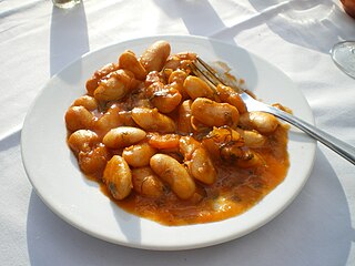 <span class="mw-page-title-main">Gigantes plaki</span> Greek bean dish