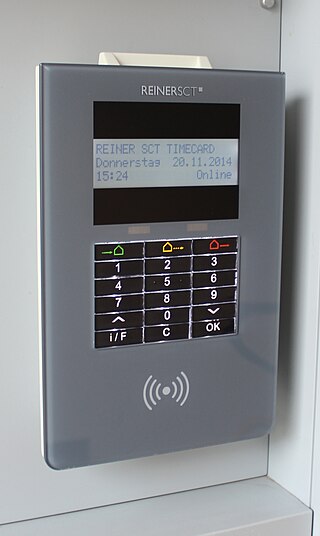 <span class="mw-page-title-main">Time clock</span> Device that records working hours