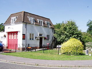 <span class="mw-page-title-main">West End, Hampshire</span> Human settlement in England