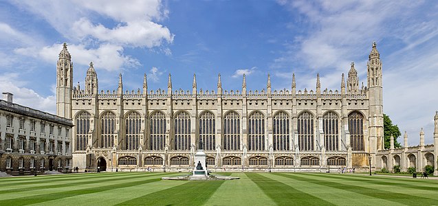 King's College Chapel sett inifrån collegebyggnaderna.