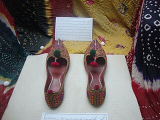 <span class="mw-page-title-main">Khussa (footwear)</span> Traditional footwear of Sindh and South Punjab.