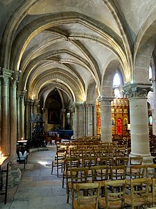 Lower aisle on the north side, looking east