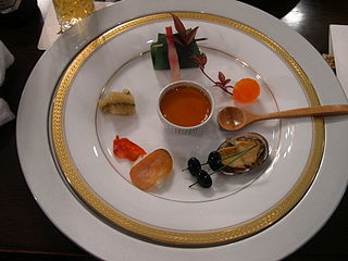 <span class="mw-page-title-main">Tasting menu</span> Collection of several dishes in small portions served as a single meal