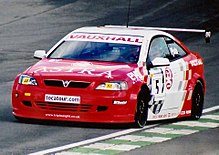 Jason Plato, Vauxhall Astra Coupe during qualifying for round 1 at Brands Hatch BTCC 2001 Plato.jpg