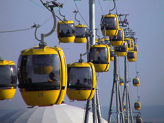 <span class="mw-page-title-main">Gondola lift</span> Aerial transport by cable