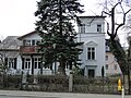 Villa/Landhaus mit Garten und Einfriedung