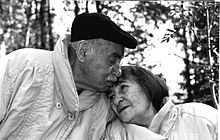 Lisnyanskaya (Right) and her husband Semyon Lipkin (Left), 2000